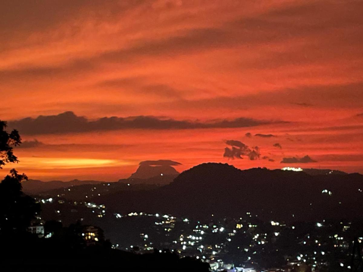 Golden Sky Residence Kandy Eksteriør billede